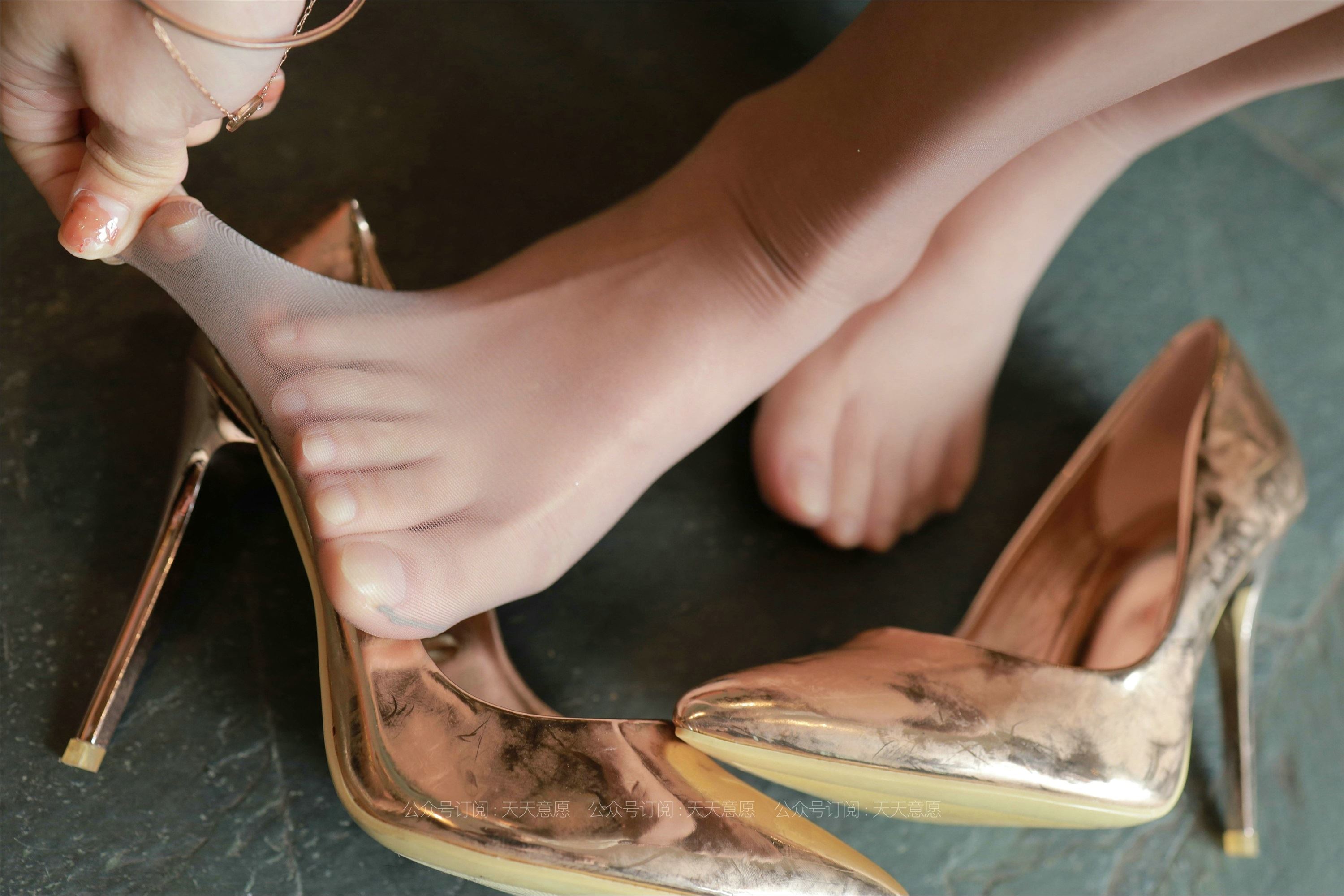 IESS异思趣向  2021.07.26 丝享家871：婉苹《沙发上的OL》